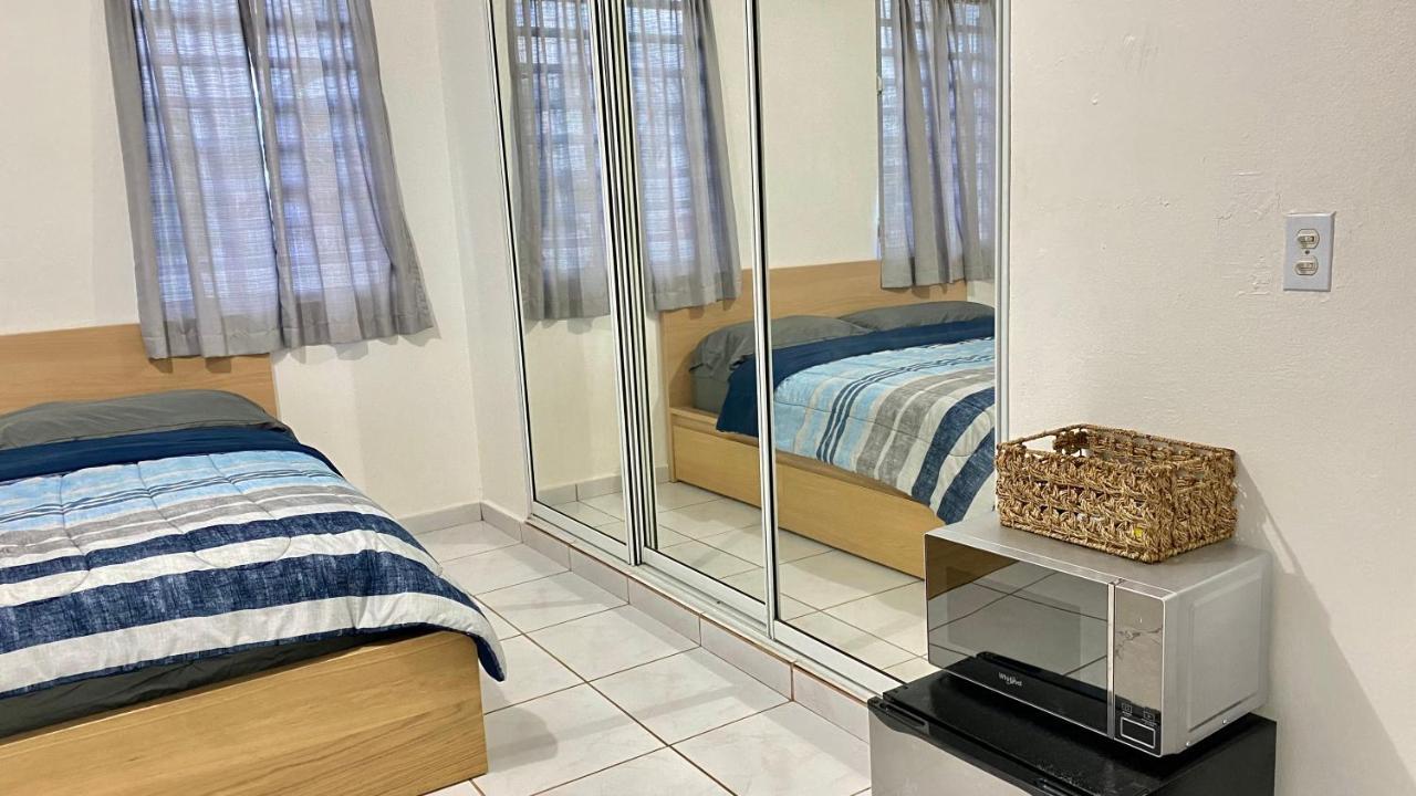 All You Need Studios Walking Distance To Beach Isla Verde 산후안 외부 사진